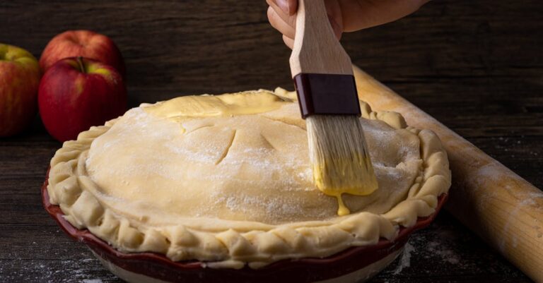 découvrez la meilleure recette de tarte aux pommes maison : simple, gourmande et facile à réaliser. ingrédients, étapes et astuces pour réussir votre apple pie à coup sûr !