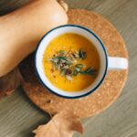 découvrez la recette de la délicieuse soupe de butternut, un plat réconfortant et velouté, parfait pour les soirées d'hiver. avec sa douce saveur de courge et ses épices réconfortantes, cette soupe est facile à préparer et idéale pour toute la famille. idéale en entrée ou en plat principal, elle apportera une touche chaleureuse à vos repas.