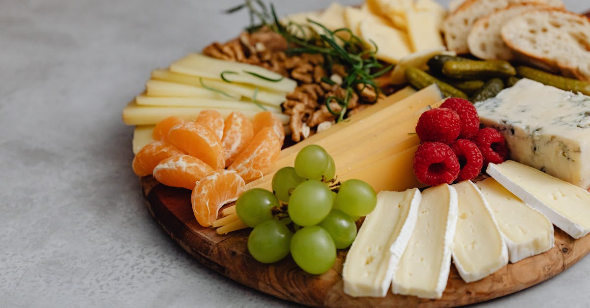 découvrez la recette des cheese gougères, de délicieux petits choux salés au fromage parfaits pour l’apéritif ou en entrée. faciles à préparer, ces bouchées gourmandes raviront vos convives !