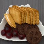 découvrez notre recette facile de chocolate cookies : des biscuits moelleux au bon goût de chocolat, parfaits pour un goûter gourmand ou une pause douceur à tout moment de la journée.