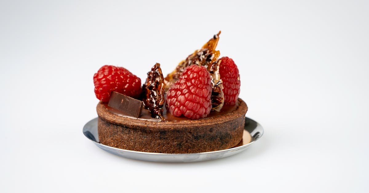 découvrez notre délicieuse tarte au chocolat, une pâtisserie savoureuse au goût intense et fondant, idéale pour terminer un repas ou pour une pause gourmande.