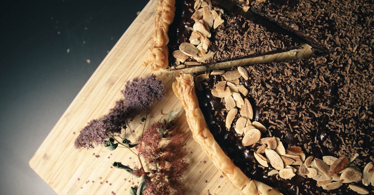 découvrez notre délicieuse tarte au chocolat, un dessert gourmand à la texture fondante et au goût intense de cacao, parfait pour les amateurs de chocolat.
