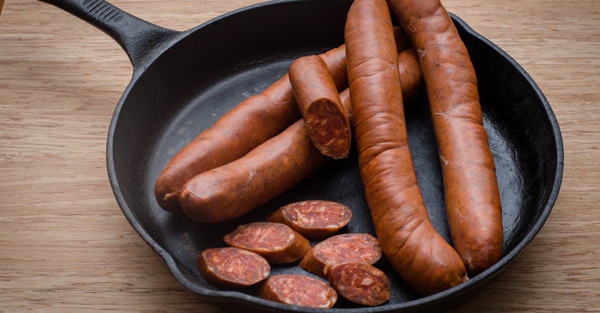 découvrez le chorizo : saucisse ibérique relevée, origines, types doux et piquant, idées de recettes, conservation et astuces pour bien le choisir.