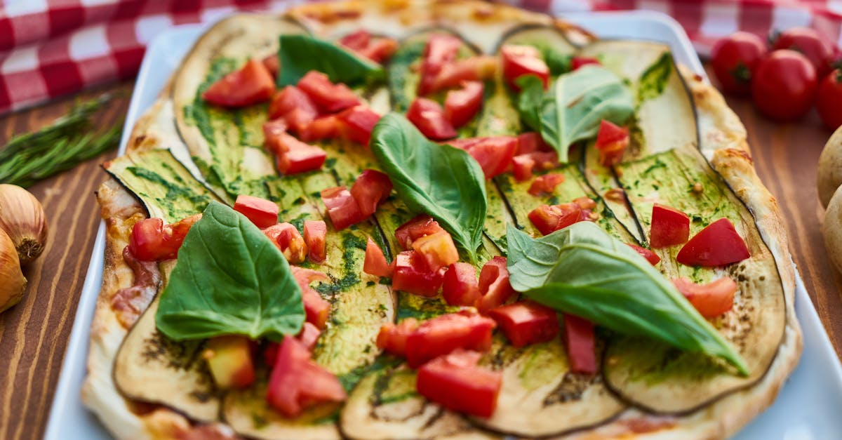 découvrez notre délicieuse recette de gratin d'aubergines, un plat savoureux à base d'aubergines fondantes, de fromage et de sauce tomate, parfait pour un repas convivial et gourmand.