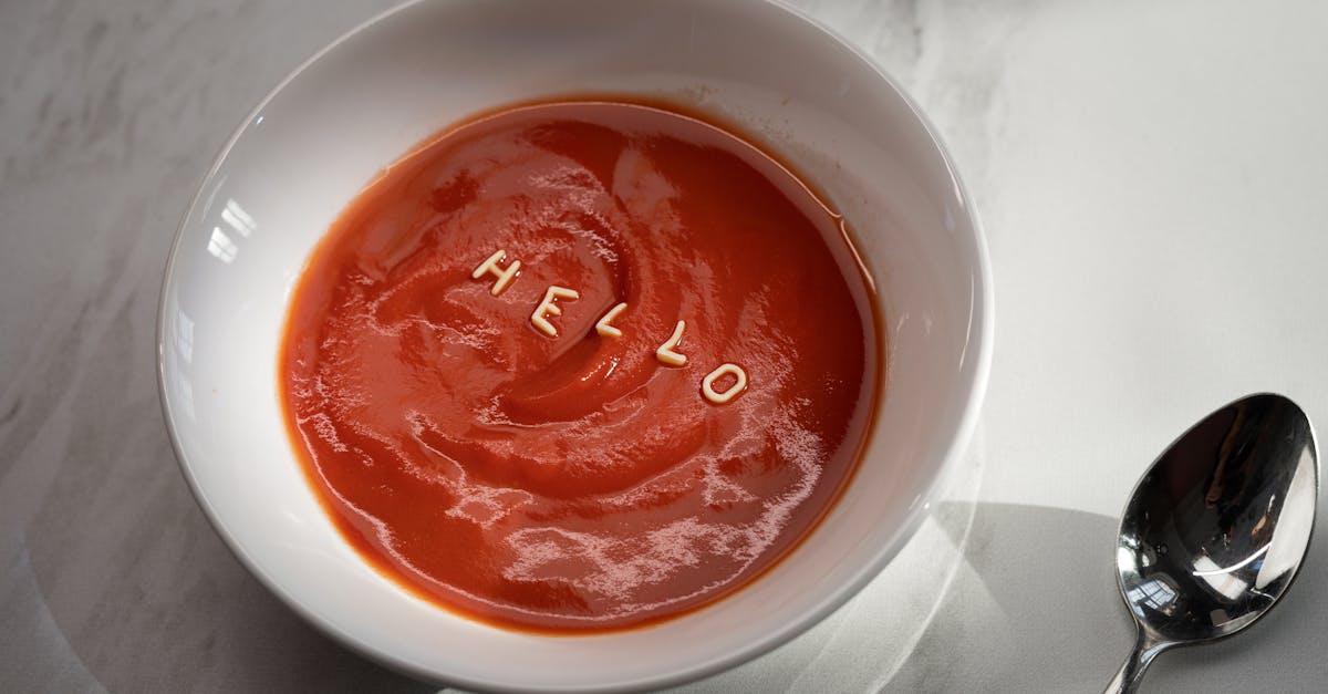 découvrez tout sur le gazpacho, une soupe froide espagnole rafraîchissante à base de tomates et légumes frais. recette facile, conseils et idées pour l'été.