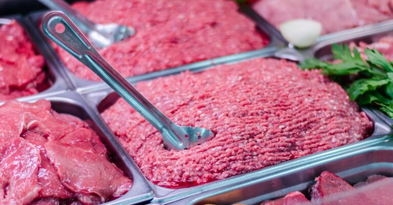 découvrez tout ce qu’il faut savoir sur la viande hachée : conseils pour bien choisir, idées de recettes savoureuses et astuces de conservation pour cuisiner facilement au quotidien.