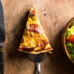 découvrez notre recette de quiche au thon légère : simple, rapide et savoureuse, pauvre en matières grasses. parfaite pour un dîner équilibré. essayez-la !
