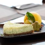découvrez notre délicieuse recette de cheesecake à la mangue, un dessert onctueux et fruité, facile à réaliser. idéal pour surprendre vos invités et apporter une touche exotique à vos repas.