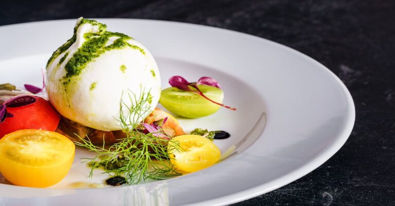 découvrez tout sur la mozzarella : son origine, ses variétés et des idées recettes pour savourer ce célèbre fromage italien fondant et savoureux.