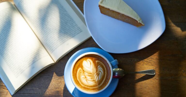 découvrez comment préparer un délicieux mug cake en quelques minutes : une recette rapide, gourmande et idéale pour une pause sucrée express à la maison.