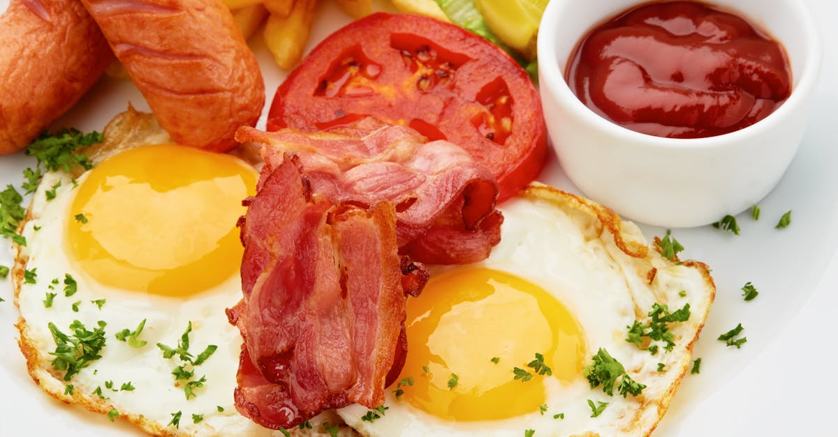 découvrez une délicieuse recette de porc aux pruneaux, un plat sucré-salé emblématique de la cuisine française, idéal pour un repas convivial et savoureux.
