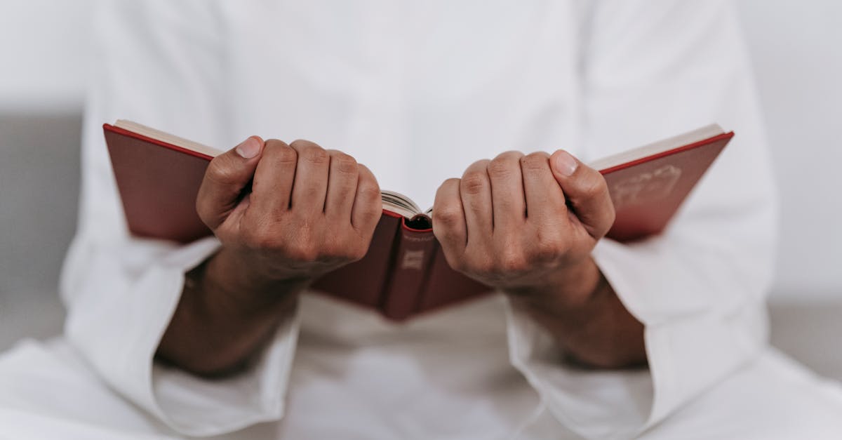 découvrez le ramazan pide, un pain traditionnel turc moelleux et doré, dégusté pendant le ramadan. idéal pour accompagner vos repas de fête, il séduit par sa texture légère et son goût authentique.
