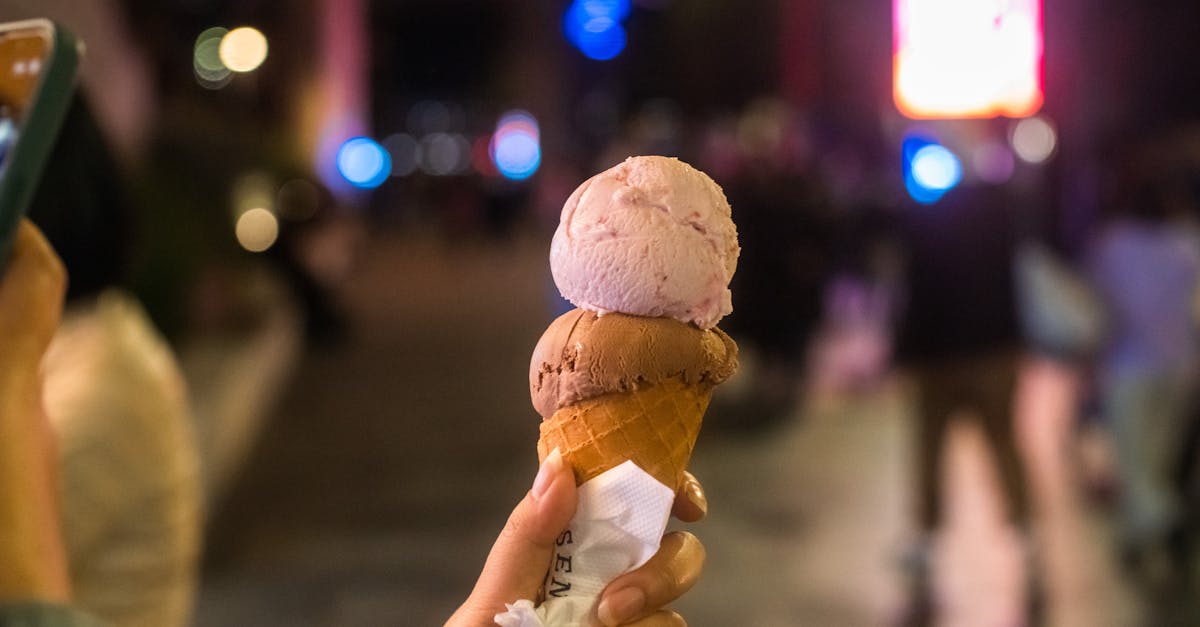 découvrez notre délicieuse glace à la fraise, préparée avec des ingrédients frais pour une expérience gourmande et rafraîchissante. idéale pour les amateurs de saveurs fruitées !