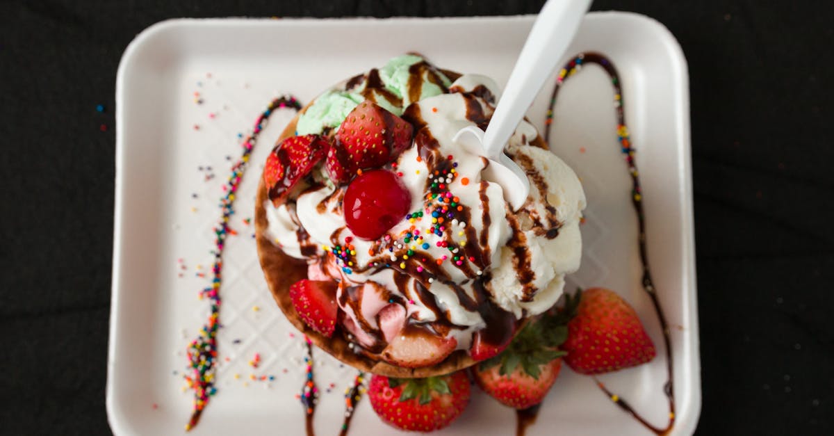 découvrez notre délicieuse crème glacée à la fraise, préparée avec des ingrédients frais et naturels. un dessert onctueux et fruité pour ravir petits et grands à tout moment de la journée !