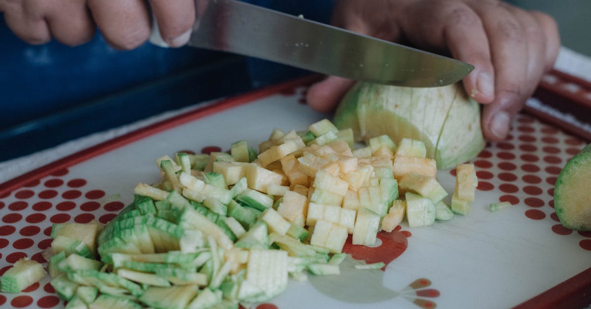 découvrez notre délicieuse recette de soupe de courgettes, facile à préparer, légère et savoureuse. parfaite pour un repas sain et réconfortant, cette soupe allie simplicité et goût pour régaler toute la famille.