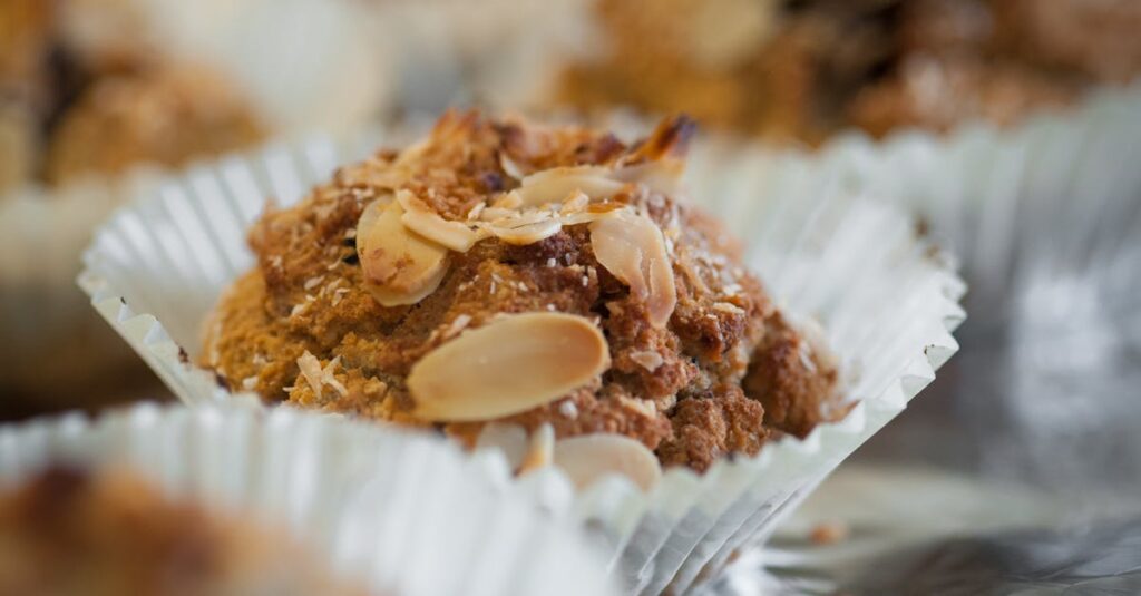 découvrez notre recette facile de muffins aux amandes : moelleux, savoureux et parfaits pour le petit-déjeuner ou une pause gourmande. essayez-les dès maintenant !