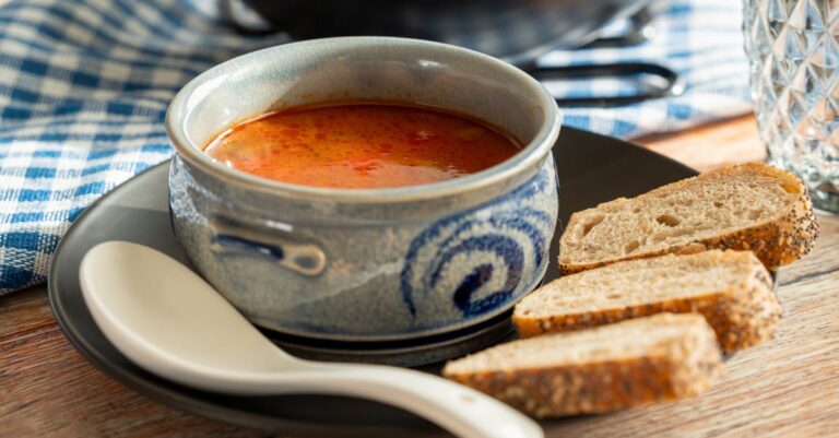 Délicieux gratin d’aubergines et de courgettes : une recette réconfortante découvrez une recette réconfortante facile à préparer, idéale pour apporter chaleur et douceur à vos repas en famille ou entre amis.