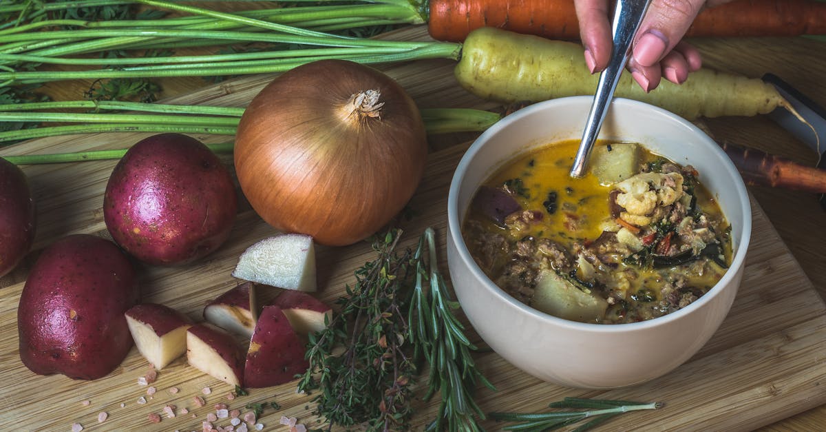 découvrez notre délicieuse soupe crémeuse de carottes et pommes de terre, facile à préparer, onctueuse et parfaite pour réchauffer vos soirées. idéale en entrée ou en plat principal !