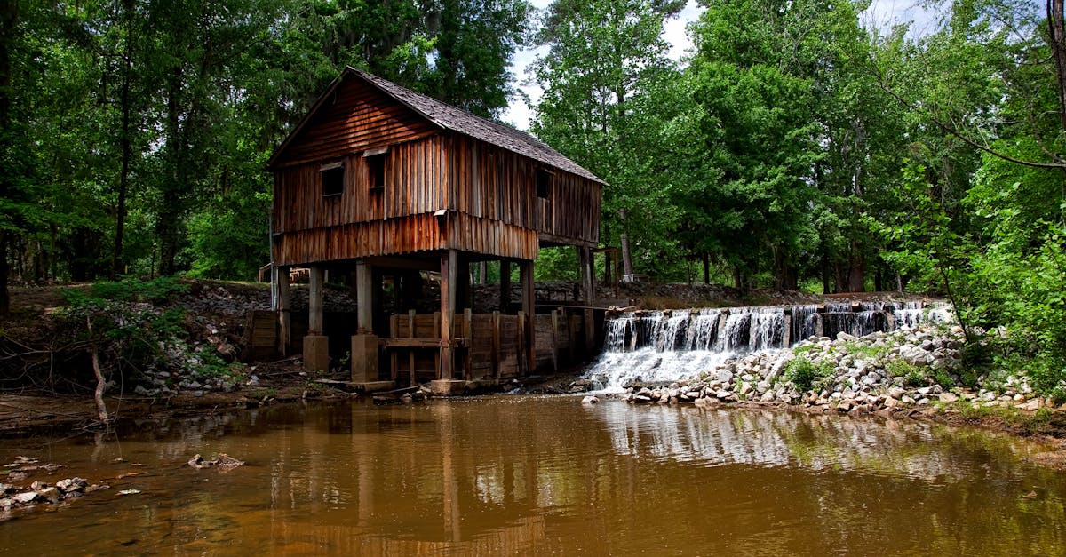 découvrez le mille-feuille, un délicieux dessert français composé de fines couches de pâte feuilletée croustillante et de crème pâtissière onctueuse, parfait pour régaler les gourmands lors de toutes les occasions.