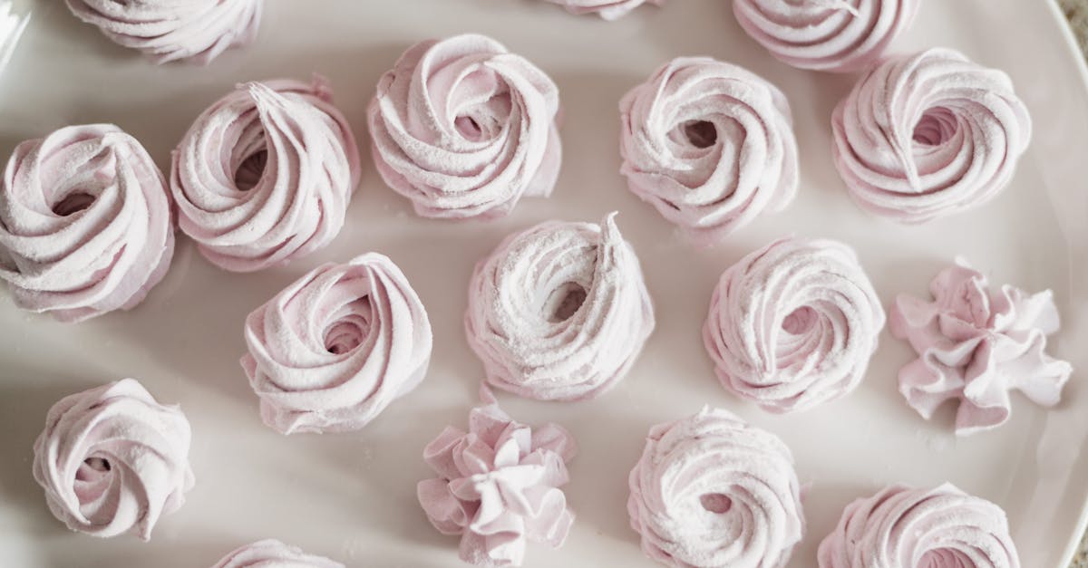 découvrez la recette gourmande de la tarte à l’orange meringuée : une pâte croustillante, une crème d’orange onctueuse et une meringue légère pour un dessert raffiné et plein de saveurs.