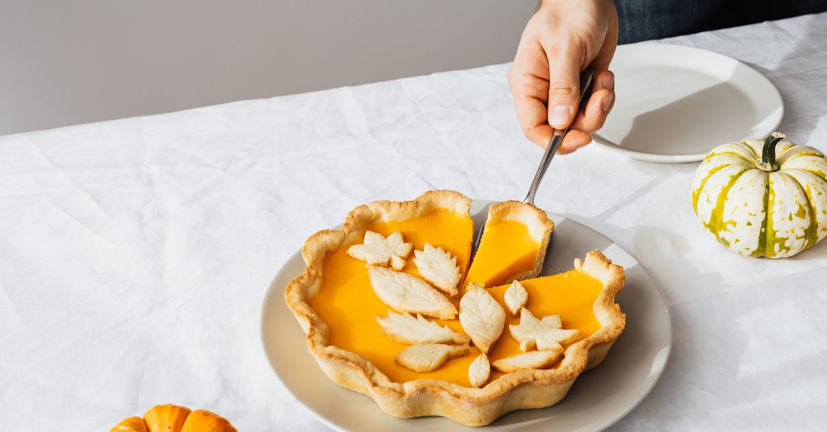 découvrez la délicieuse tarte à l'orange meringuée : une pâte croustillante, une crème à l’orange onctueuse et une meringue dorée irrésistible. la recette parfaite pour surprendre vos invités !