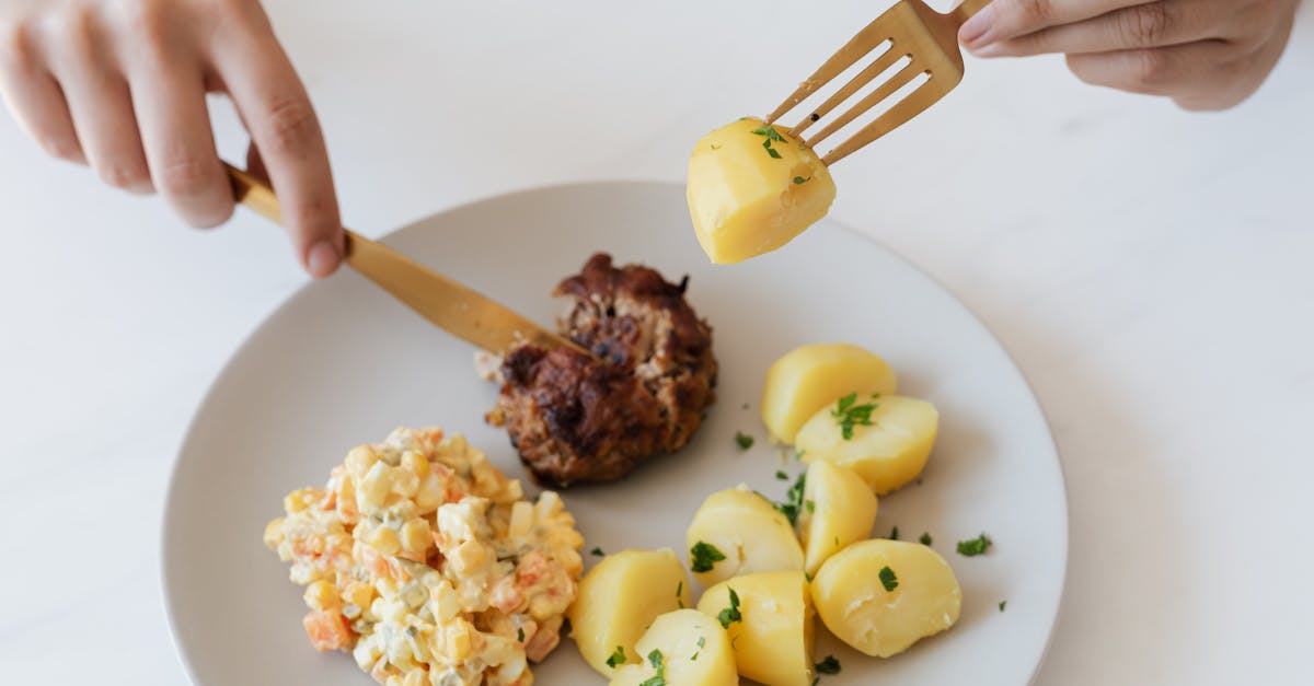 découvrez une délicieuse recette de salade de pommes de terre, parfaite pour accompagner vos repas d'été. facile à préparer, fraîche et savoureuse, elle convient à toute la famille !