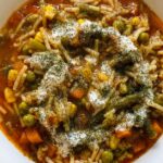 découvrez notre délicieuse soupe aux pois cassés, une recette réconfortante et savoureuse, parfaite pour les repas d'hiver. facile à préparer et riche en saveurs, elle ravira petits et grands.