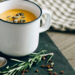 découvrez notre délicieuse recette de soupe de courge, facile à préparer et parfaite pour l'automne. une soupe onctueuse, saine et réconfortante, idéale pour toute la famille.