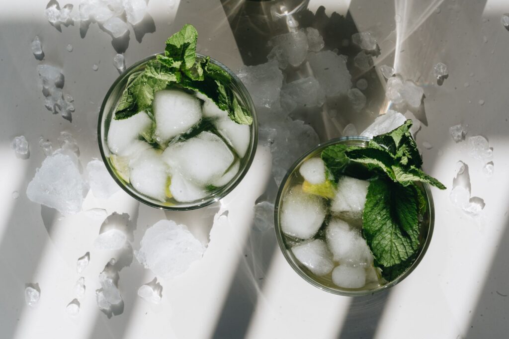 Photos gratuites de agrumes, alcool, arrière-plan blanc