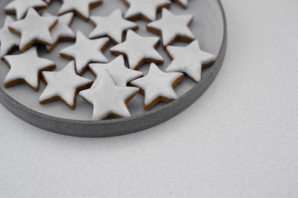 Photos gratuites de art de la cuisine, assiette de cookies, assiette grise