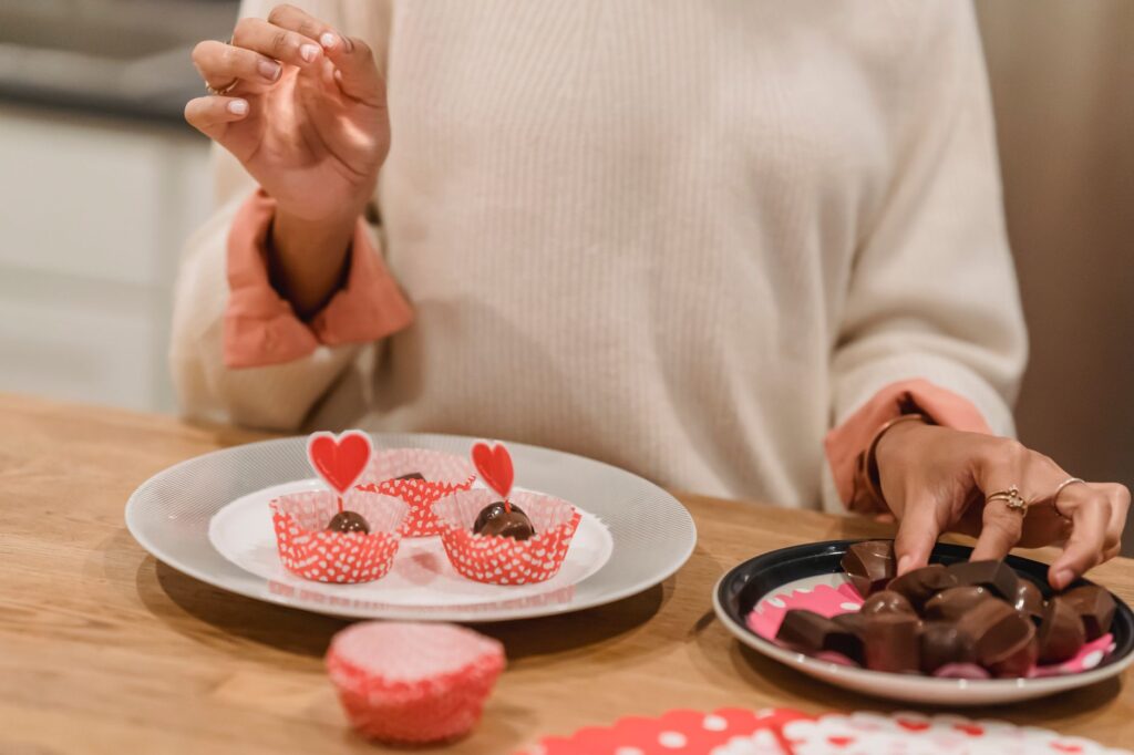 Photos gratuites de à l'intérieur, amour, amoureux